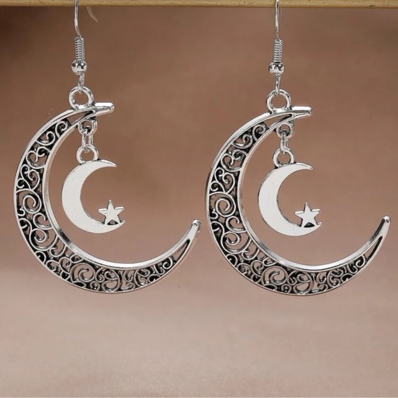 1 LEFT! Silver Crescent Moon Dangle Earrings - Picture 5 of 6